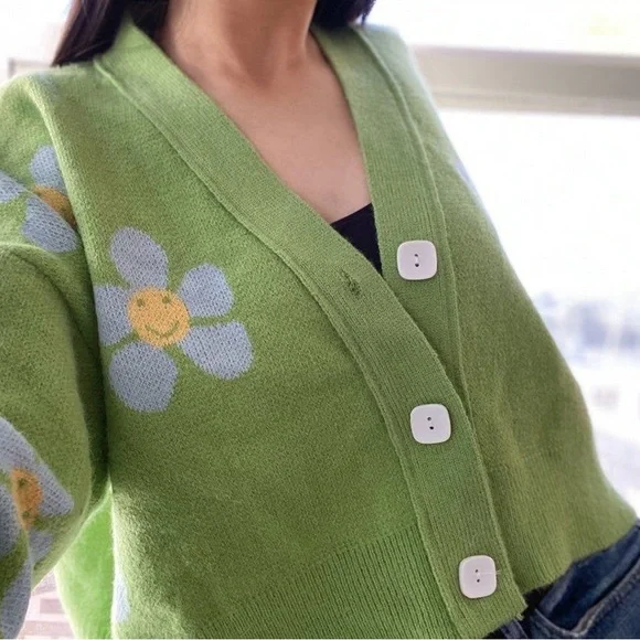Dreams of Daisies Green Cardigan - Picture 4 of 8